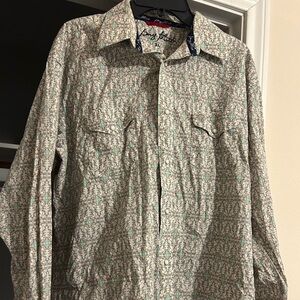 George Straight men’s gray button up long sleeved shirt.